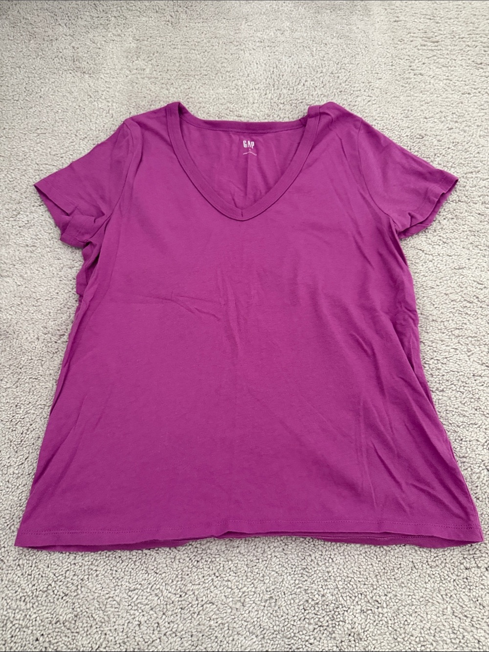GAP Women’s Short Sleeve V-Neck Tee - Purple